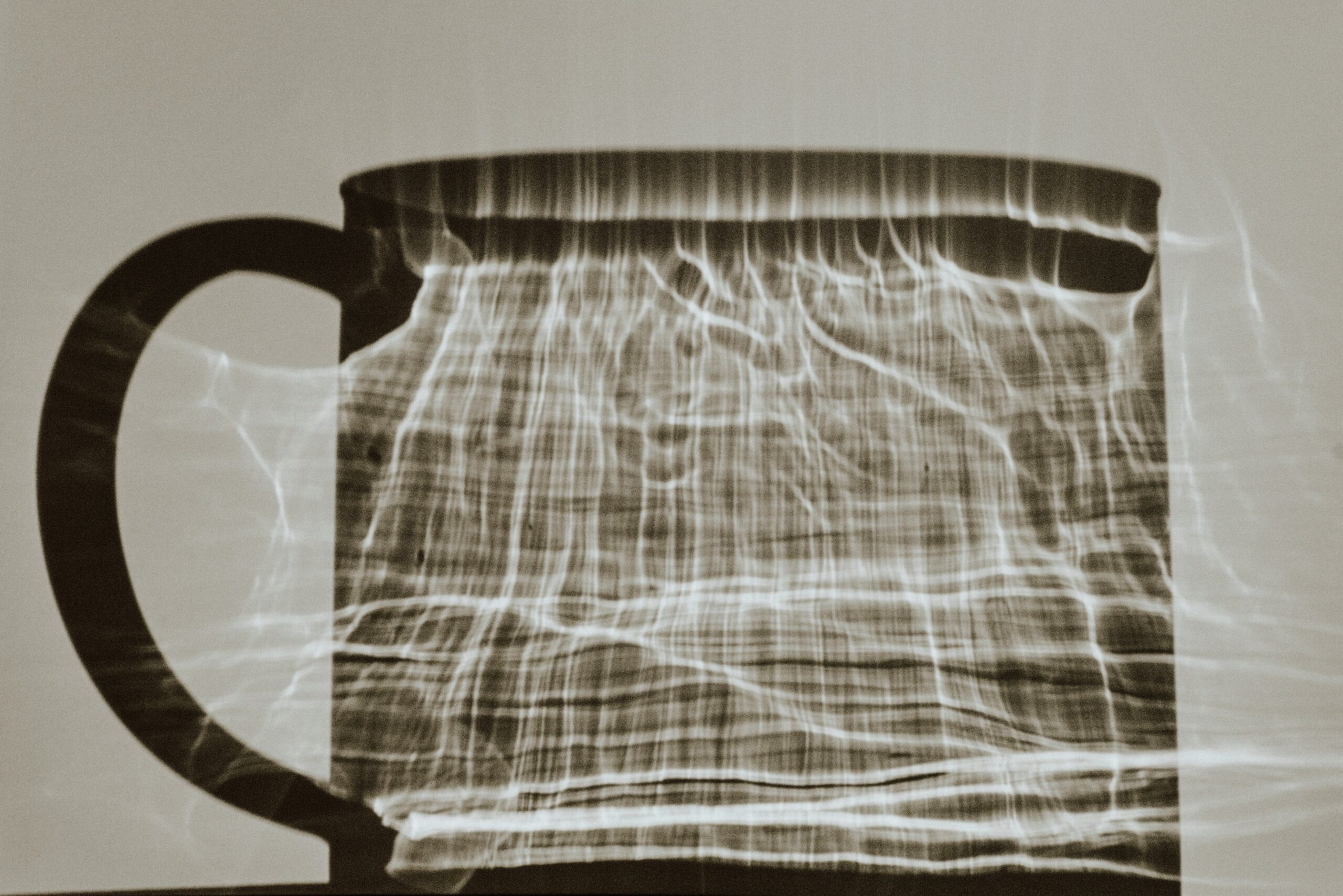 Illustration showing invisible asbestos fibers affecting lungs