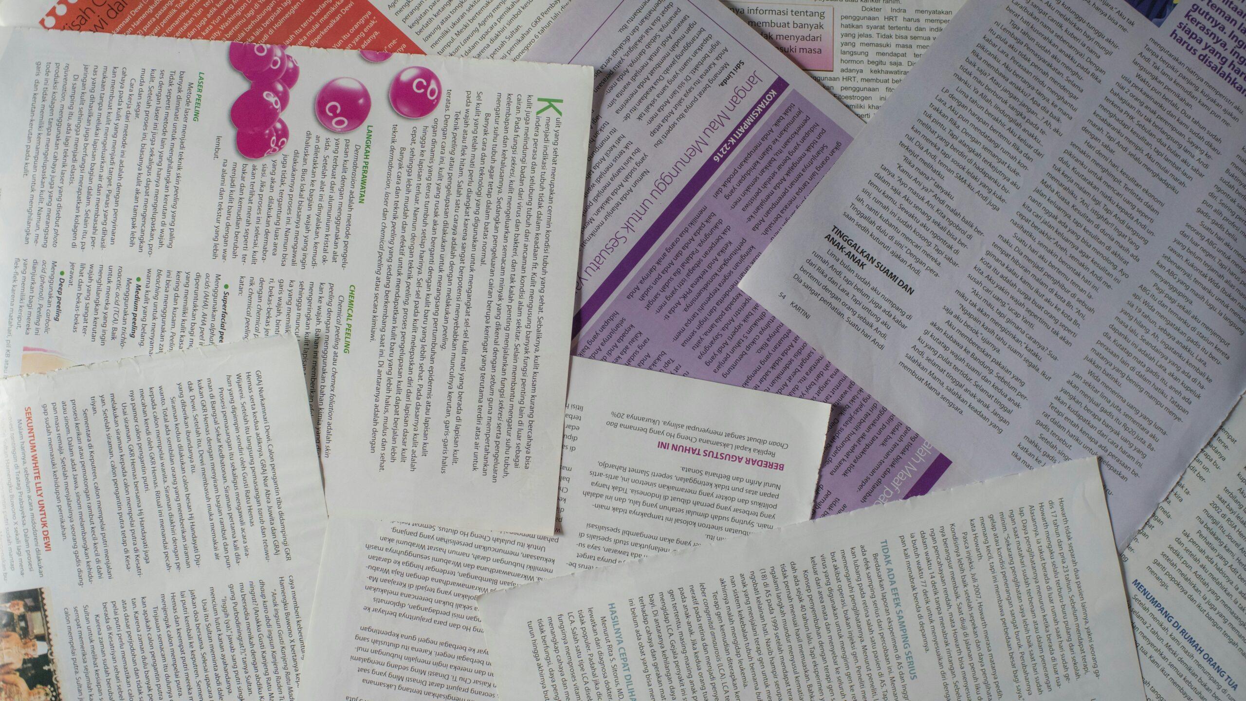 Close-up image showing microscopic asbestos fibers under a lab microscope