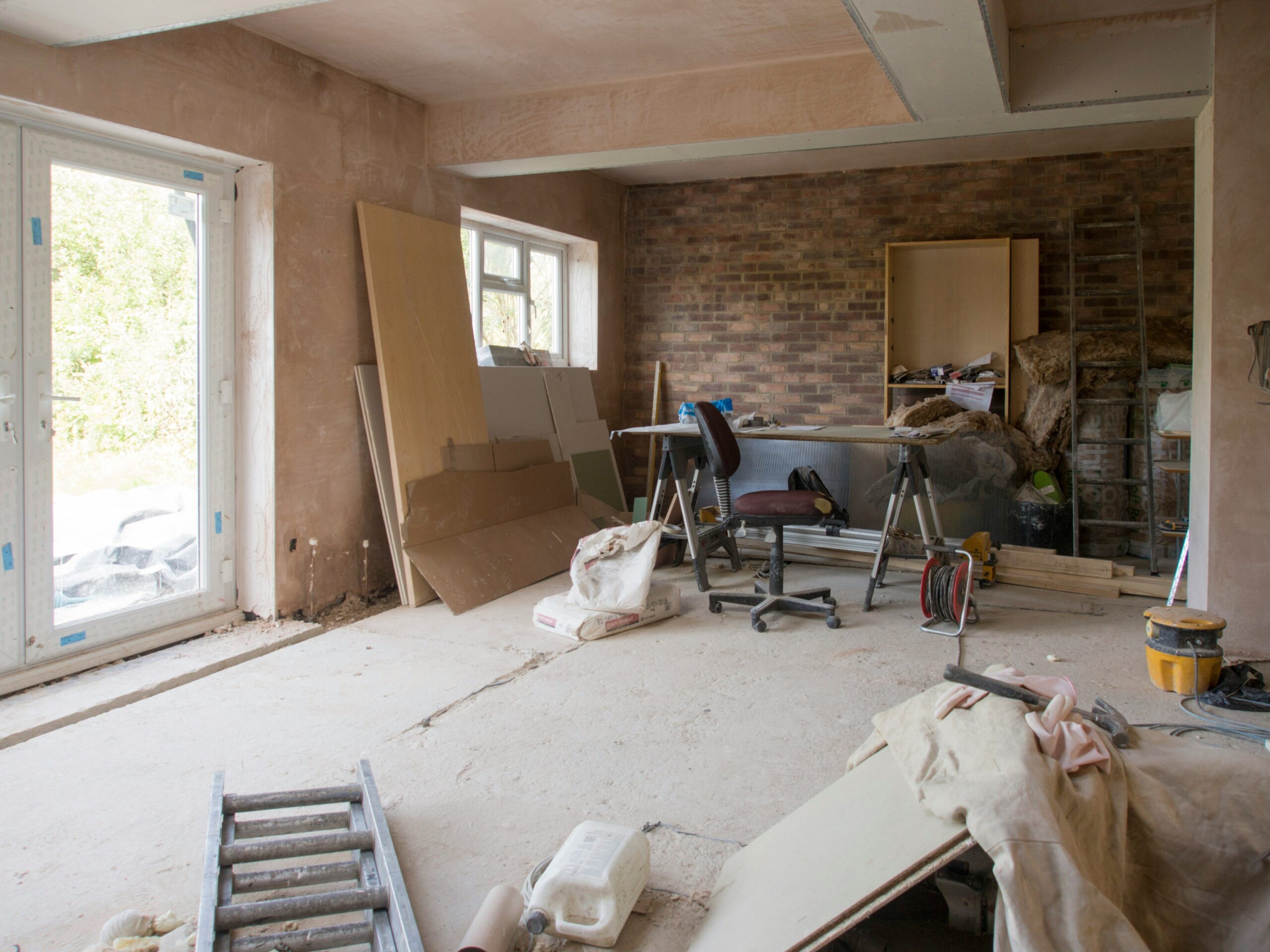 Comparison table showing outcomes of two asbestos insurance claims.